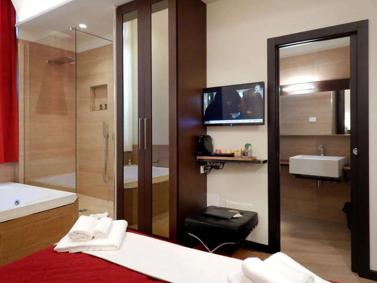 Arena Luxury Suite Verona 2*,  Italy
